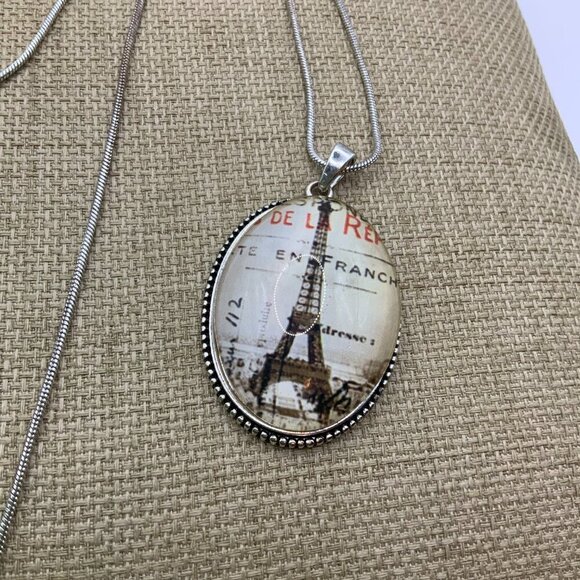 Eiffel Tower Paris Vintage Style Cabochon Silver Tone Pendant Necklace - Picture 7 of 9